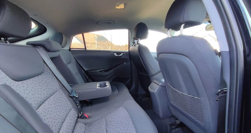 Hyundai IONIQ cena 58900 przebieg: 172500, rok produkcji 2017 z Kołobrzeg małe 562
